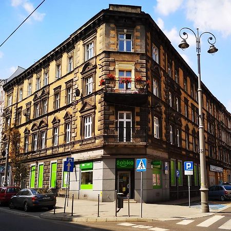 Апартаменты Apartament Przybudowka Катовице Экстерьер фото