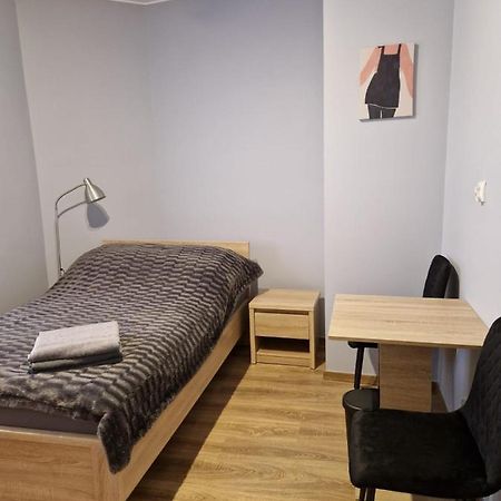 Апартаменты Apartament Przybudowka Катовице Экстерьер фото